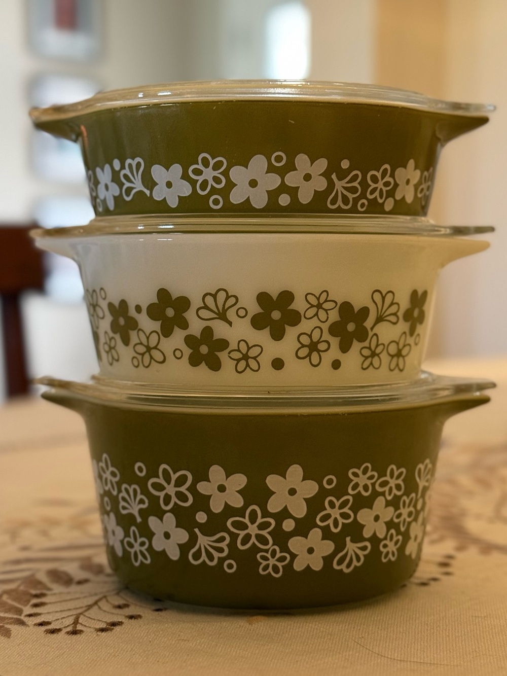 Pyrex Spring Blossom 472, 473, 473 with lids BEAUTIFUL condition